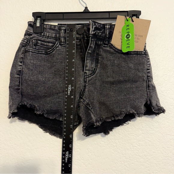 Black Jean Shorts with Distressed Raw-Edge Hem NWT - Picture 4 of 6